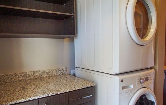 Studio, 1 bath, $1,285, Unit 305