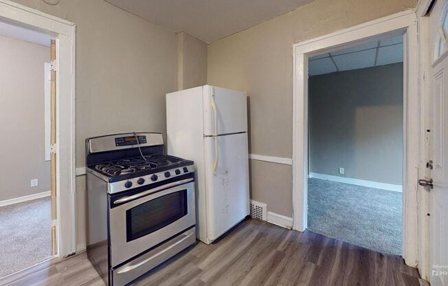 2 beds, 1 bath, 735 sqft, $950, Unit Unit 3