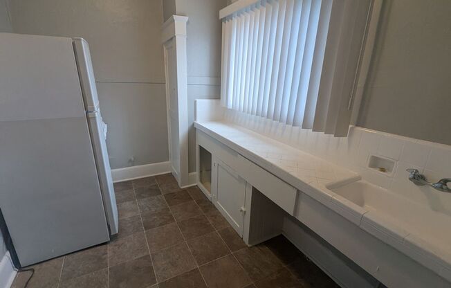 Studio, 1 bath, 370 sqft, $1,975, Unit #3