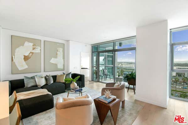 2 beds, 3 baths, 1,735 sqft, $7,500