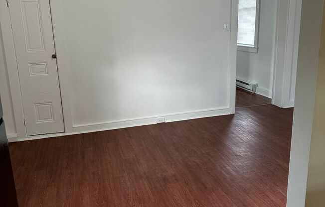 2 beds, 1 bath, $1,250, Unit Apt. 6