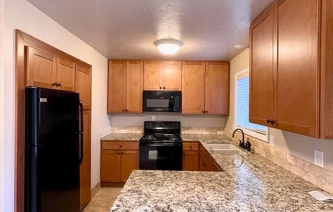 2 beds, 1.5 baths, 1,000 sqft, $1,595, Unit 06