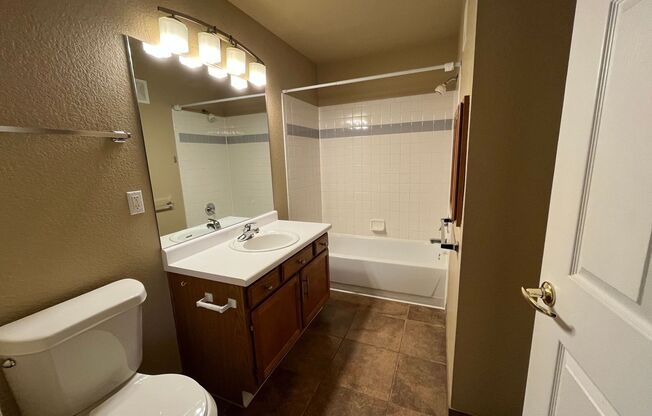 2 beds, 2 baths, $1,650, Unit # #R 33