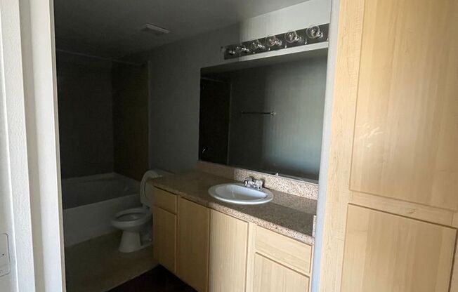 2 beds, 2 baths, $1,425, Unit # 2078