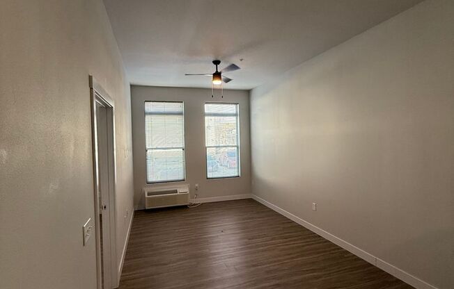 1 bed, 1 bath, 636 sqft, $1,200, Unit 417