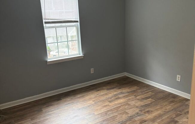 Charming 3-Bedroom Home in Charlotte’s Prindle Lake Community