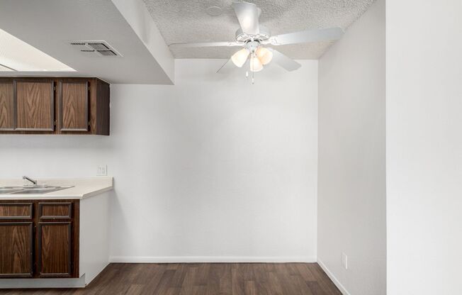 1 bed, 1 bath, 727 sqft, $1,425, Unit Q109
