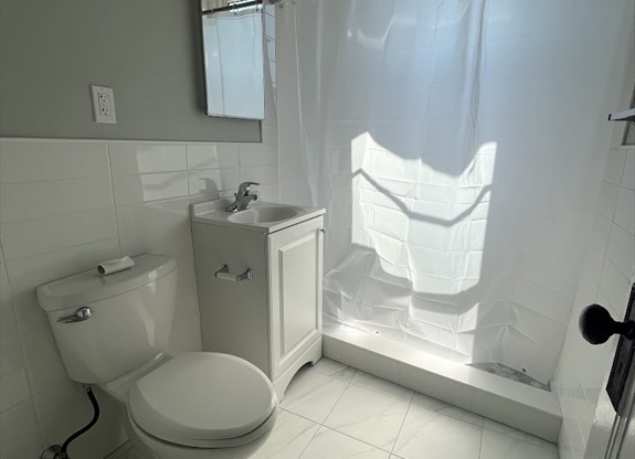 Studio, 1 bath, $2,795, Unit 20