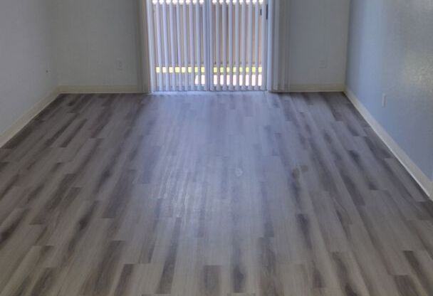 2 beds, 1 bath, 724 sqft, $1,600, Unit 3810-01