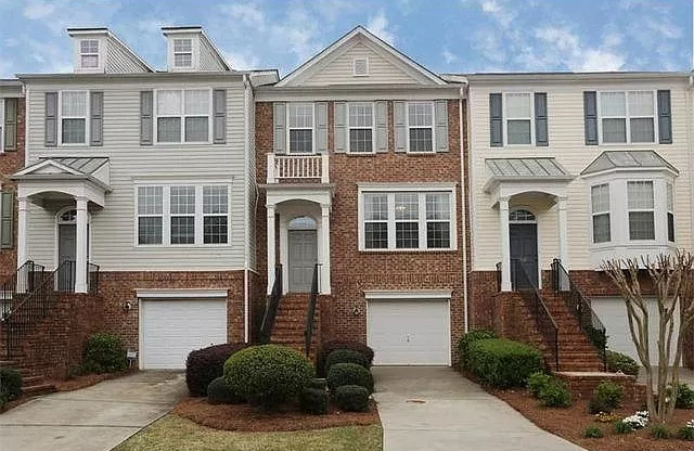 1320 THORNBOROUGH DR