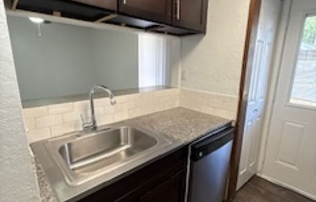 1 bed, 1 bath, 745 sqft, $1,520, Unit 100