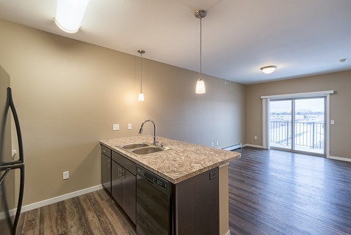 Studio, 1 bath, 610 sqft, $1,035, Unit 102