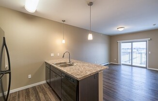 Studio, 1 bath, 610 sqft, $950, Unit 305