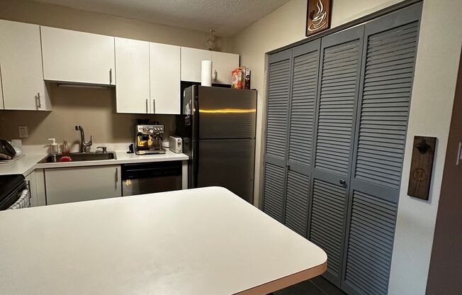 2 beds, 2 baths, $3,500, Unit #1F