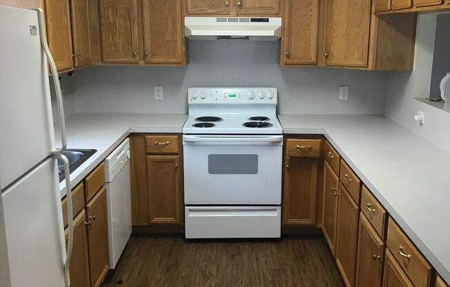 Spacious Duplex Available In Steeplechase For Immediate Move-In!