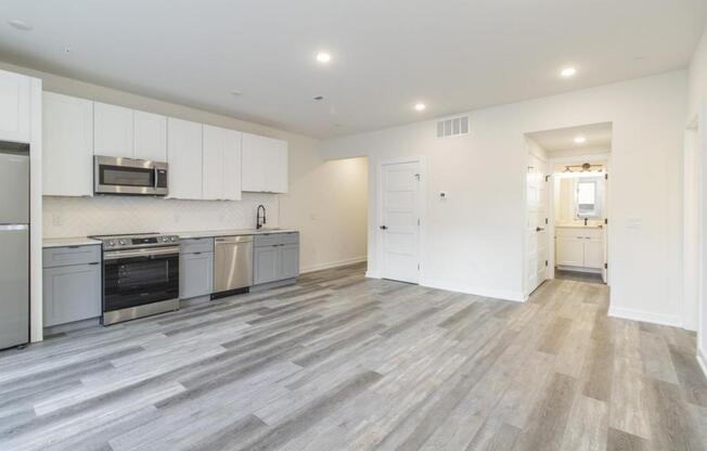 913 S 51 ST