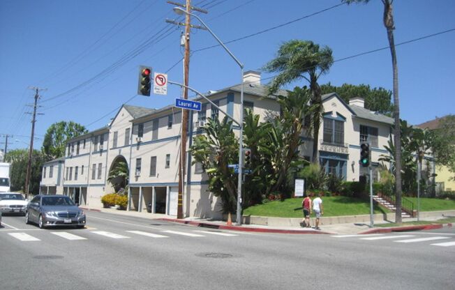 1305 N. LAUREL AVE