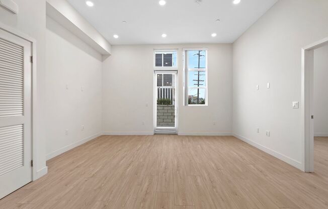 2 beds, 1 bath, 749 sqft, $3,545, Unit 221