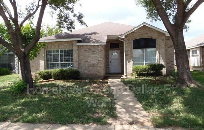 421 SURREY PL