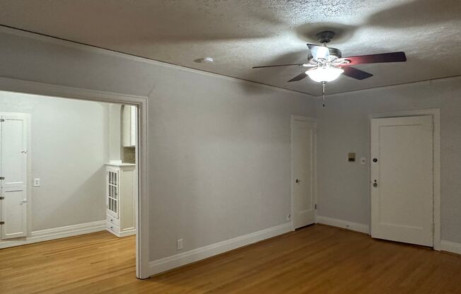 Queen Jeanette Apartments