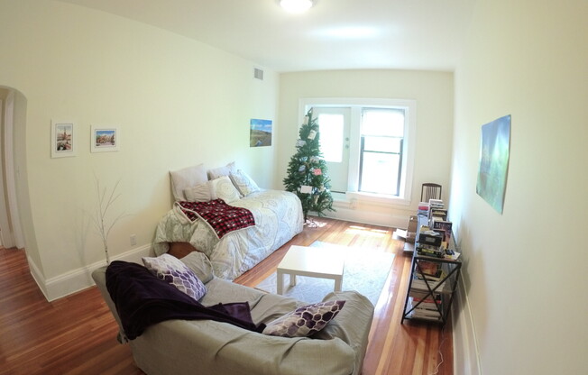 1463 Beacon St