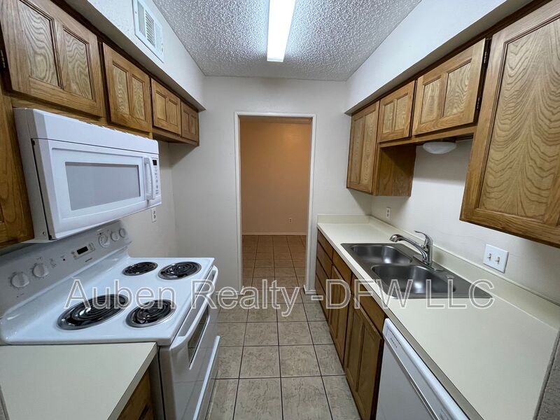 5524 LEWIS CT