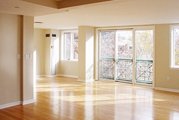 10 Rogers St