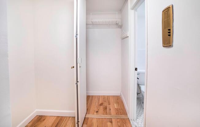 Studio, 1 bath, 450 sqft, $2,750, Unit TH2