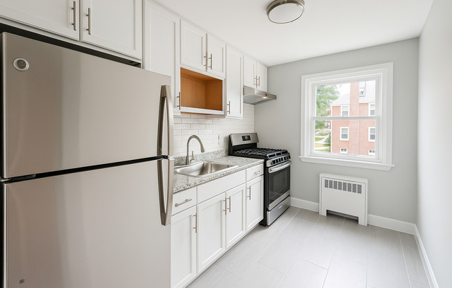 1 bed, 1 bath, 715 sqft, $1,875, Unit D-11