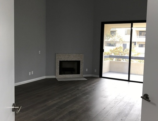 2 beds, 2.5 baths, 2,372 sqft, $8,500