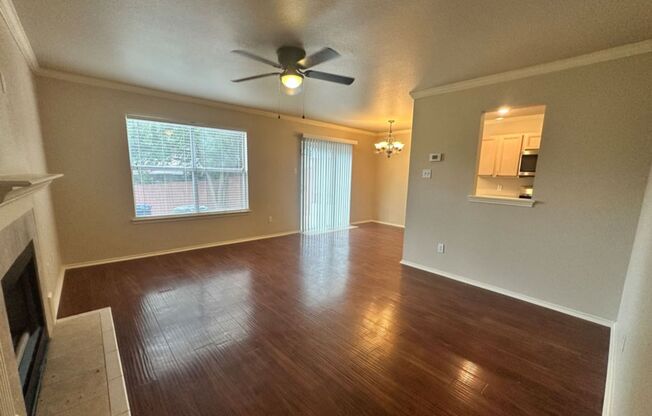 3 BD/2.5 BA AVAILABLE IN GATED COMMUNITY IN THE HEART OF MEDICAL CENTER!