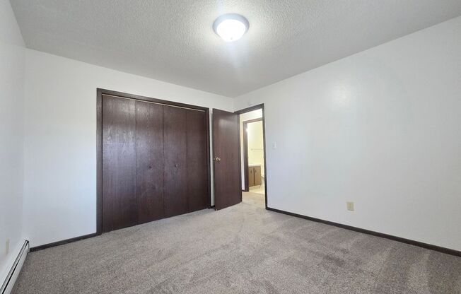 2 beds, 1 bath, 720 sqft, $859, Unit 4