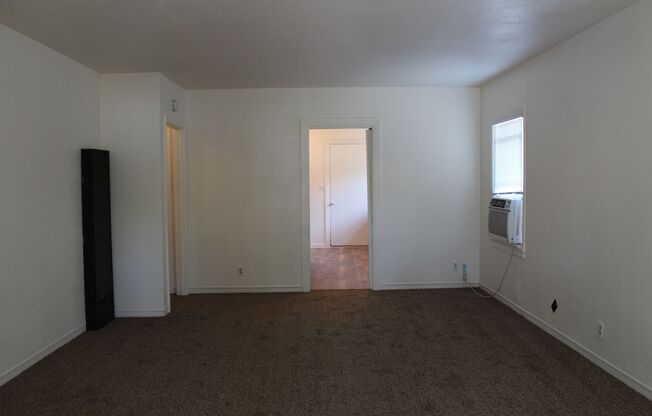 Recently Updated 2 Bedroom Duplex!!!