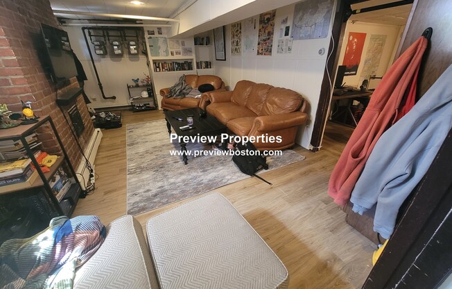 258 CHESTNUT HL AVE