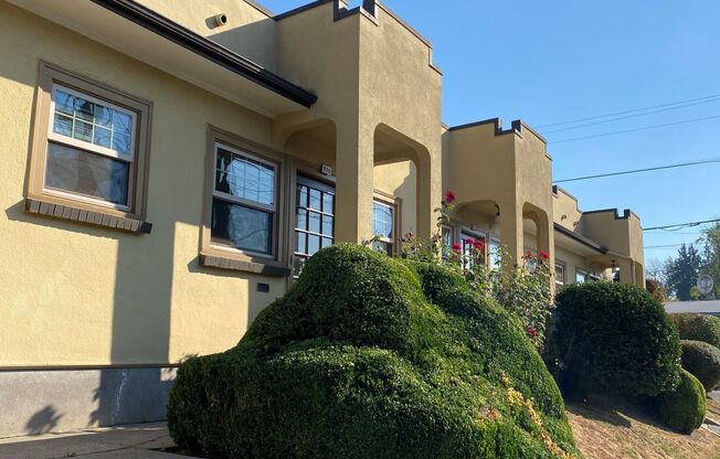 Spanish-Style Apartment Close to Belmont/Laurelhurst Located on Famous Peacock Lane! Loaded with Charm!