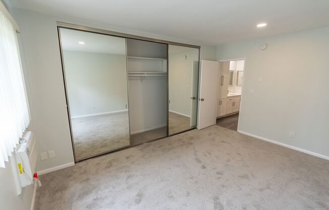 1 bed, 1 bath, 695 sqft, $1,998, Unit 216