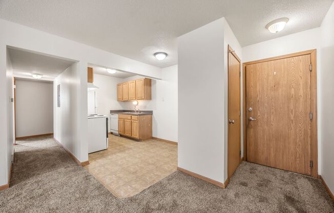 2 beds, 1.5 baths, 865 sqft, $915, Unit C-03