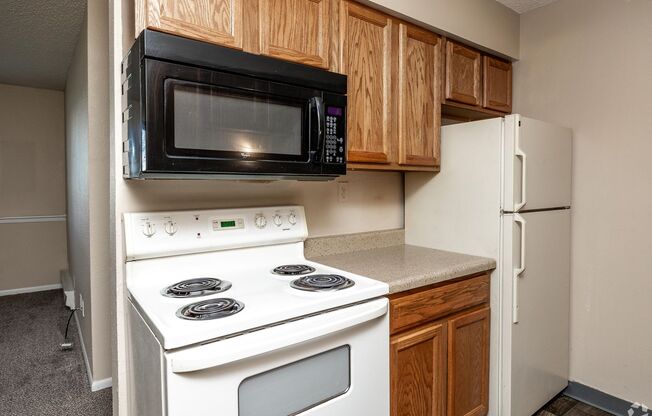 2 beds, 1 bath, 800 sqft, $850, Unit 395-12