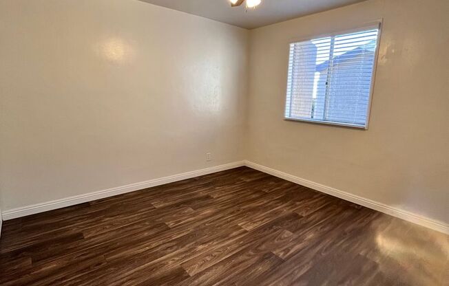3 beds, 1.5 baths, $2,700, Unit 2203