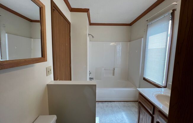 3 beds, 2 baths, $1,500