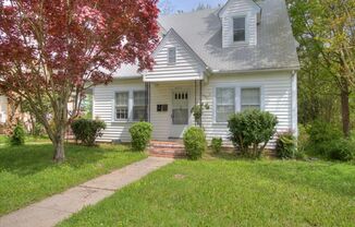 Beautiful 1 bedroom 1 bath home in Lakewood that has just been remodeled!!