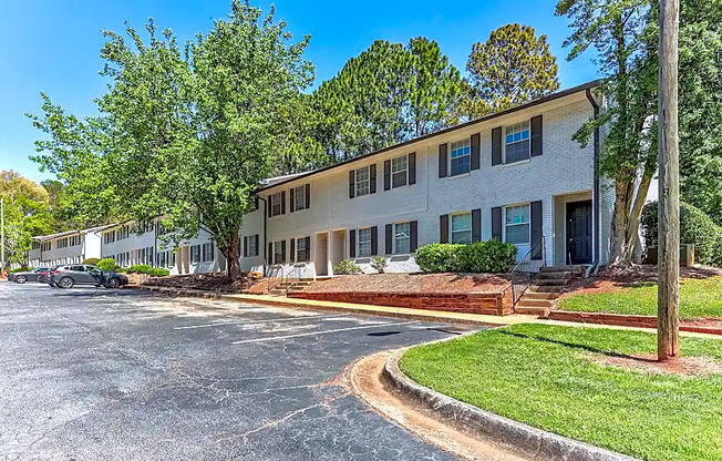 416 CREEKVIEW CT