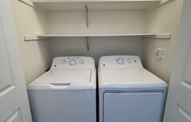 1 bed, 1 bath, 800 sqft, $1,555, Unit 623