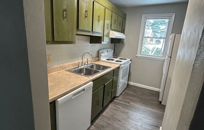 2 beds, 1 bath, 850 sqft, $1,040, Unit 2-H