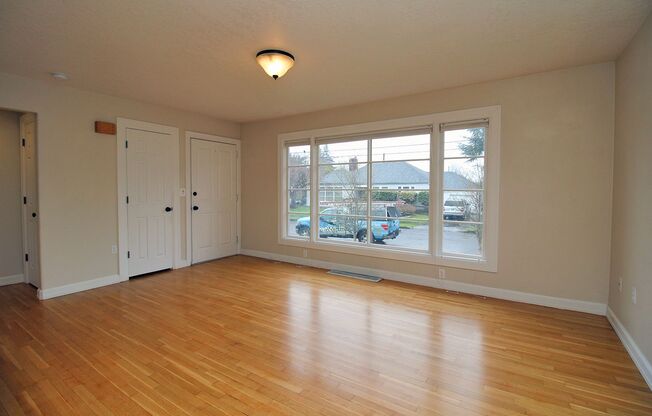 Woodlawn Wonder!  Fab Mid-Century Ranch close to NE Dekum Shopping, Dining