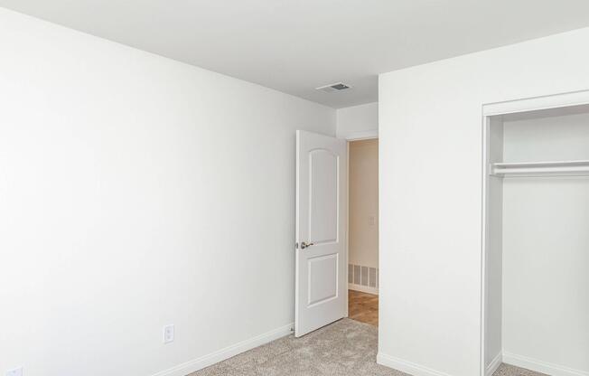 2 beds, 2 baths, 880 sqft, $3,020