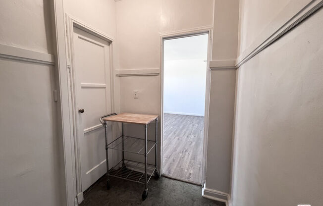 Studio, 1 bath, $1,370, Unit 805