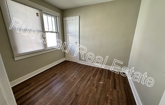 2 beds, 1 bath, $995