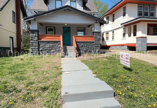 Beautiful 3 Bedroom 1 Bathroom Home in Kansas City!