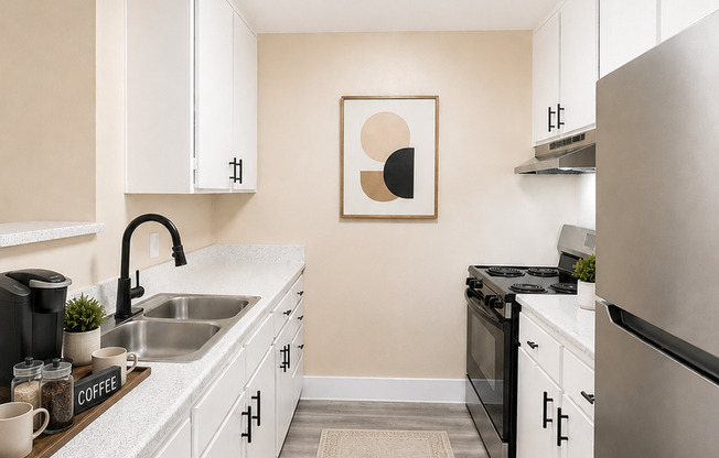 2 beds, 1 bath, 896 sqft, $2,095, Unit 035